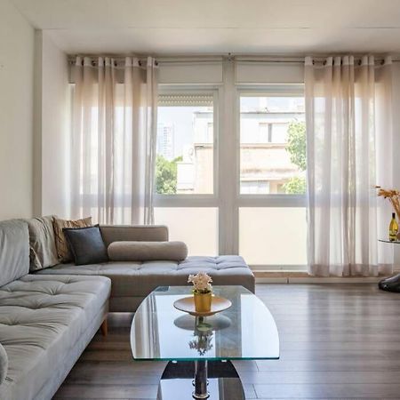 Big Apartment Next To Gordon Beach Plus Free Parking เทลอาวีฟ ภายนอก รูปภาพ