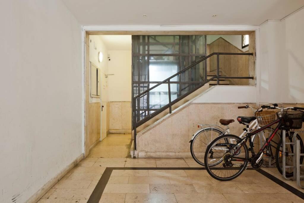 Big Apartment Next To Gordon Beach Plus Free Parking เทลอาวีฟ ภายนอก รูปภาพ